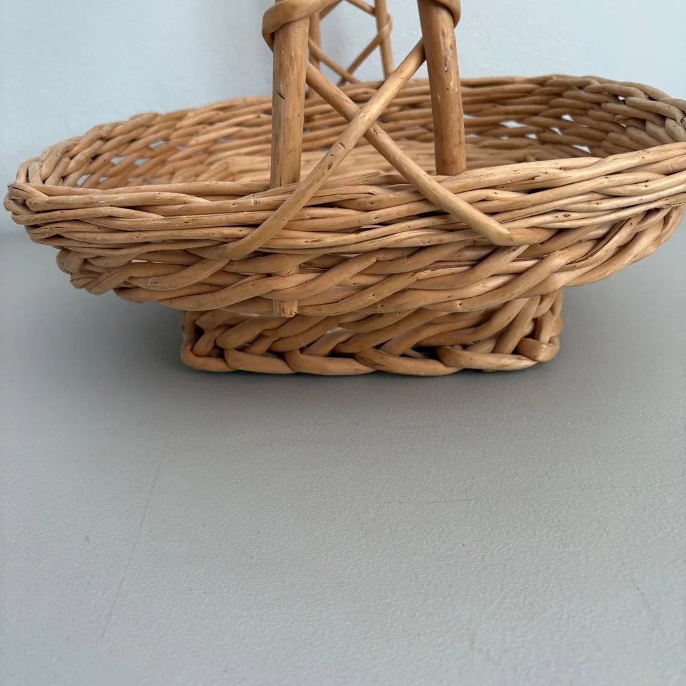 VTG LARGE Woven Wicker Basket with Braided Handle Square Base Natural Brown Gift